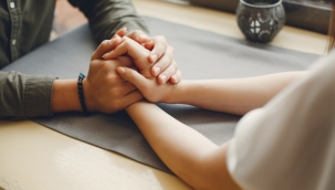 Bir İlişki Uzmanına Göre Daha İyi Bir Eş Olmanın 8 Yolu