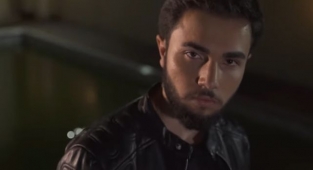Farid Ali - Tozlu Raf Şarkı Sözü