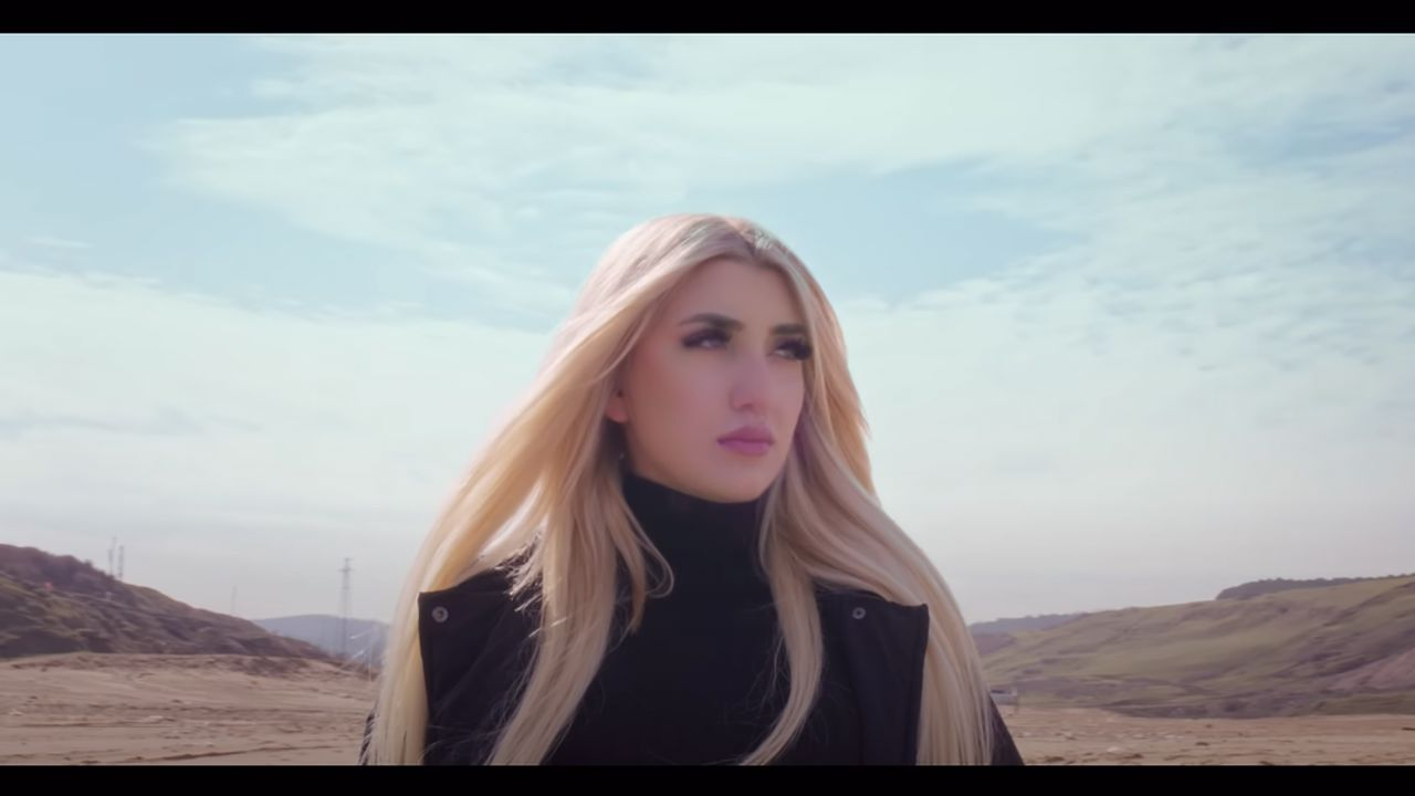 Hatice Kurtoğlu - Yerle Bir Oldum Da Şarkı Sözü