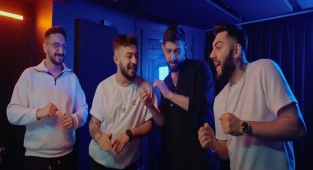 Kurtuluş Kuş ve Burak Bulut - Es Deli Deli Şarkı Sözü