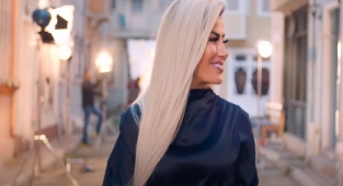 Maral - Bir Yar Sevdim Pişmanım Şarkı Sözü