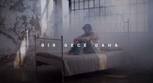 Özay - Bir Gece Daha Şarkı Sözü