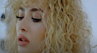 Sena Şener - Porselen Kalbim Şarkı Sözü