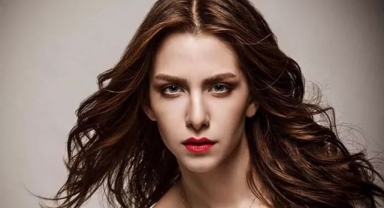 Ezgi Asaroğlu Kimdir?