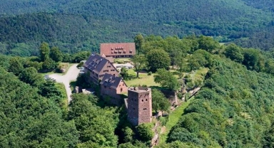 Huneburg Şatosu Nedir?