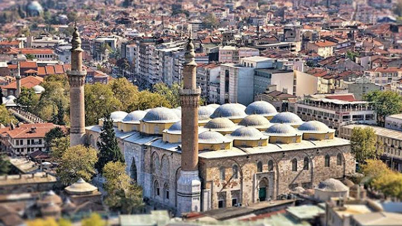 Osmanlı Mimarisinin En Önemli Eserlerinden Bursa Ulu Cami