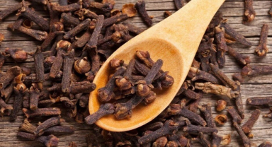 Karanfil Nedir? Karanfilin Faydaları ve Yan Etkileri Nelerdir?