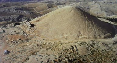 Nemrut Dağı Tümülüsü