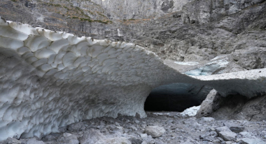Almanya'daki Buz Şapeli Doğanın Mucizesi