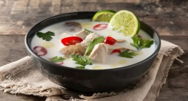 Tavuklu Hindistan Cevizi Çorbası: Tayland'ın Lezzetli ve Sağlıklı Çorbası