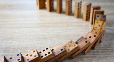 Domino Etkisi Nedir?