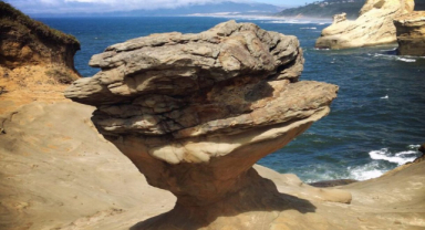 Oregon'daki Ördek Gagası Kaya Oluşumu