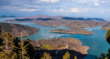 Plastiras Gölü: Doğanın Kalbinde Saklı Cennet