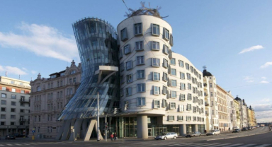 Nationale-Nederlanden’in Prag’daki Simgesi: Dans Eden Ev