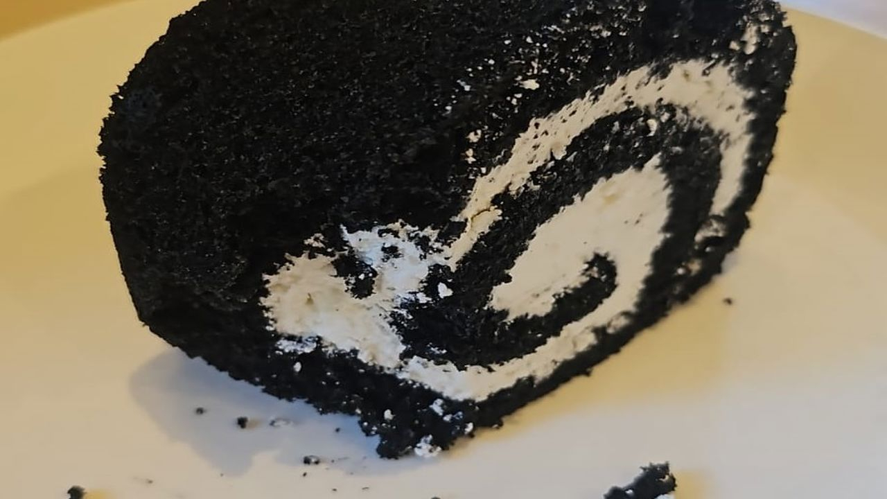 Japanese Roll Cake Tarifi: Pamuksu Yumuşaklığıyla Japon Rulo Kek